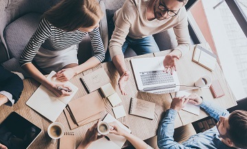 Increasing numbers of workplaces now offer access to financial advice for employees.
